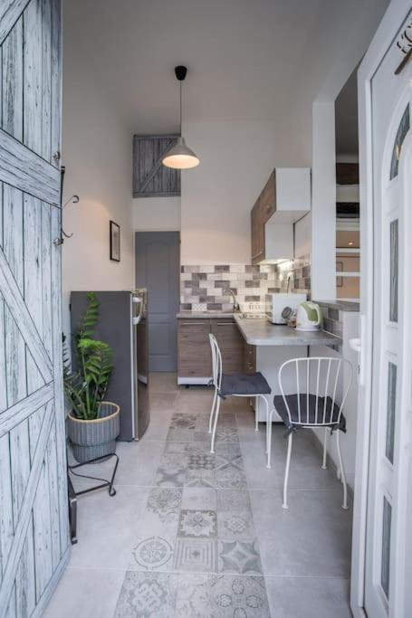 בודפשט Cozy Studio With Air Condition Freshly Renovated מראה חיצוני תמונה